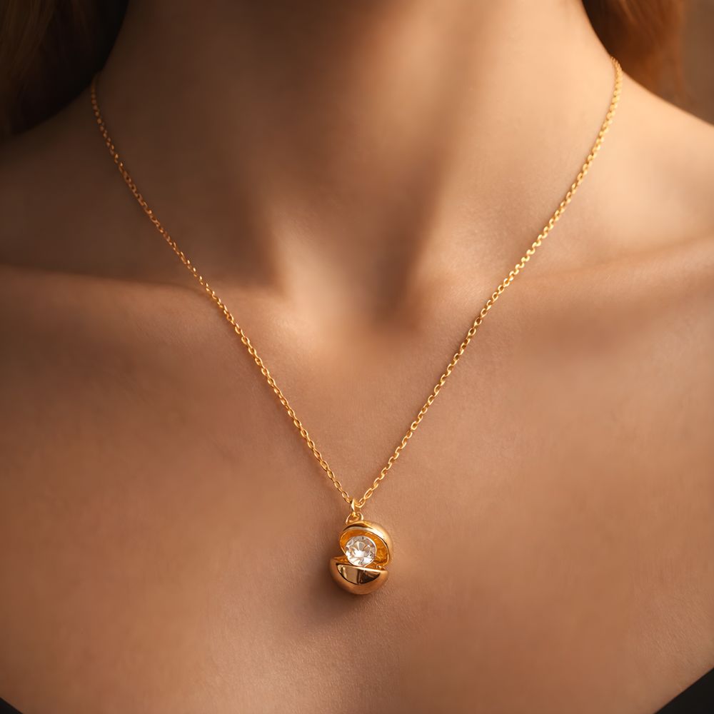 Anti tarnish gold crystal pendant necklace for women