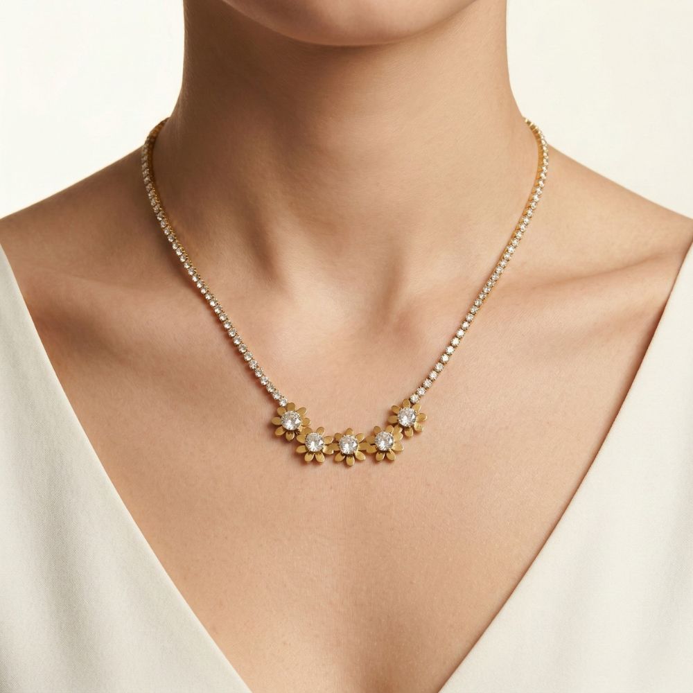 Anti tarnish flower crystal necklace for women